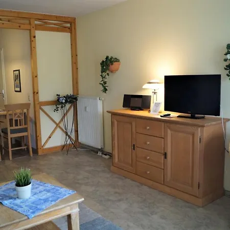 Apartment Schoene In Exklusiver Lage Mit Fahrstuhl
